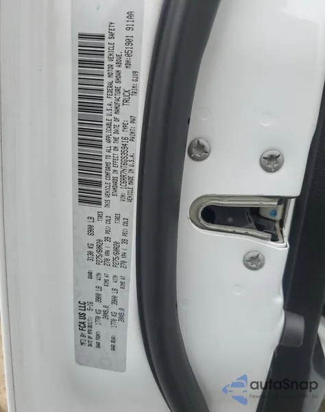 2016 Ram 1500 Laramie из США, поврежденный, VIN 1C6RR7NT6GS359416